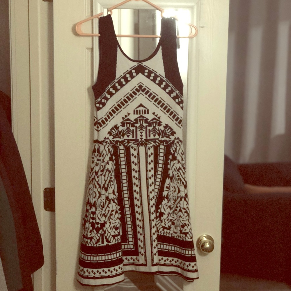 NEW WITHOUT TAGS LUSH BLACK AND WHITE DRESS